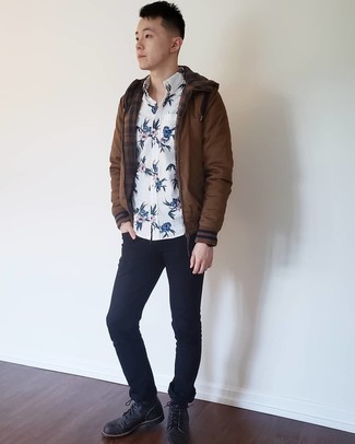 Tobacco Windbreaker Outfits For Men: Definitive proof that a tobacco windbreaker and black jeans look amazing when teamed together in a laid-back look. And if you need to instantly step up your ensemble with footwear, why not complete your outfit with black leather casual boots?