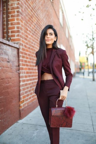 Burgundy Cropped Top Outfits: 