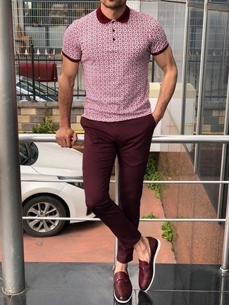 Burgundy Print Polo Outfits For Men: 