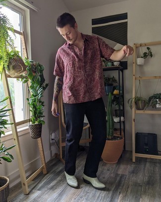 Burgundy Print Short Sleeve Shirt Outfits For Men: Such must-haves as a burgundy print short sleeve shirt and black jeans are an easy way to infuse some cool into your off-duty styling lineup. For something more on the smart end to finish off this look, introduce a pair of white leather chelsea boots to the mix.