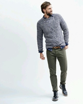 Navy and White Plaid Long Sleeve Shirt Outfits For Men: A navy and white plaid long sleeve shirt and olive chinos are a savvy outfit worth having in your day-to-day styling repertoire. Tap into some David Beckham stylishness and introduce black leather casual boots to the equation.