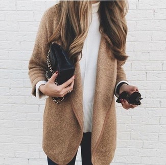 Black Skinny Pants Spring Outfits: A camel coat and black skinny pants are totally worth adding to your list of bona fide must-haves. And if you're scouting for a neat winter-to-spring ensemble, this just might be it.