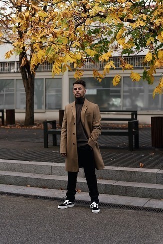 Camel Overcoat Fall Outfits: For an outfit that's effortlessly sleek and envy-worthy, wear a camel overcoat and black chinos. For times when this ensemble appears too perfect, play it down by rounding off with a pair of black and white canvas low top sneakers. Loving how ideal this one is for transitional weather.