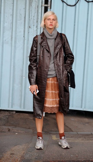 Dark Brown Leather Trenchcoat Outfits For Women: 
