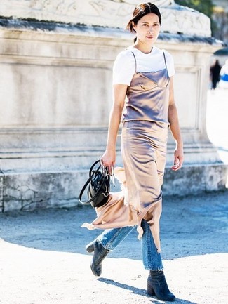 Gold Dress Outfits: For a casual look, go for gold dress and blue jeans — these two items fit pretty good together. Want to break out of the mold? Then why not complement this outfit with navy denim ankle boots?