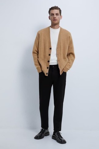 Black Chunky Leather Derby Shoes Outfits: For something on the casual and cool side, consider this combination of a tan cardigan and black jeans. Switch up your outfit with black chunky leather derby shoes.