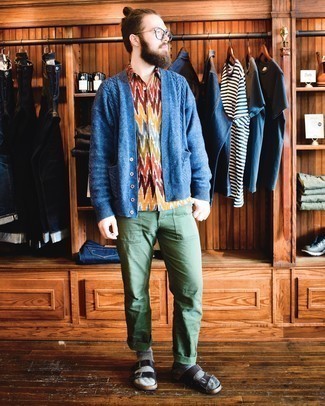 Blue Cardigan Outfits For Men: A blue cardigan and olive chinos have become true closet pieces for most men. To bring out a more mellow side of you, complement this ensemble with dark brown leather sandals.