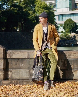 Dark Green Camouflage Canvas Tote Bag Outfits For Men: 