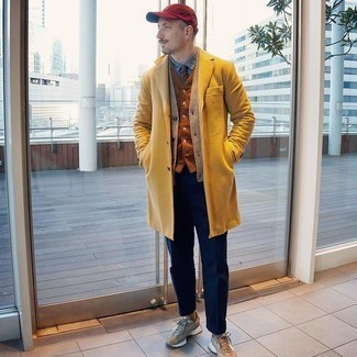 Mustard Overcoat Outfits: 