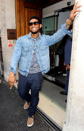 Usher wearing Tan Leopard Low Top Sneakers, Navy Cargo Pants, White and Navy Horizontal Striped Crew-neck T-shirt, Light Blue Denim Jacket