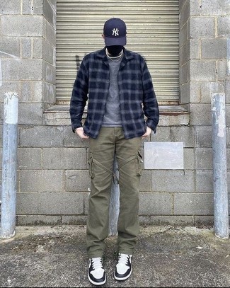 Navy Plaid Flannel Long Sleeve Shirt Outfits For Men: 