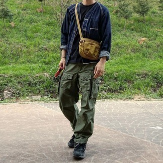 Olive Cargo Pants with Black Athletic Shoes Outfits: 