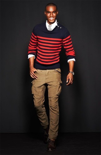 Red and Navy Crew-neck Sweater Outfits For Men: 