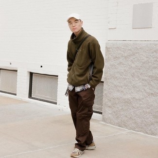 Dark Brown Cargo Pants Outfits: 