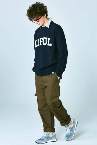 Navy and White Print Sweatshirt Outfits For Men: 