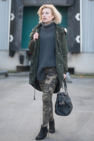 Olive Camouflage Cargo Pants Outfits For Women: 