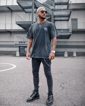 Charcoal Crew-neck T-shirt Outfits For Men: 