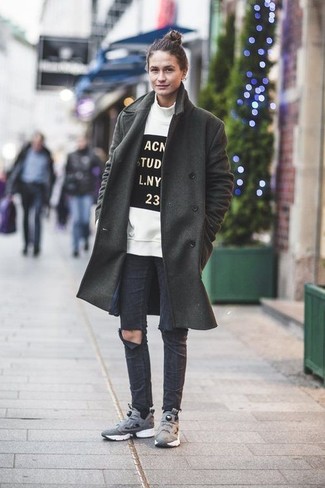 Grey Coat Outfits For Women: If you're in search of a casual but also absolutely stylish outfit, consider pairing a grey coat with charcoal ripped skinny jeans. When it comes to footwear, go for something on the casual end of the spectrum and round off this ensemble with a pair of charcoal athletic shoes.