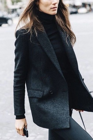 Grey Double Breasted Blazer Outfits For Women: Hard proof that a grey double breasted blazer and black skinny jeans look awesome when paired together in a casual outfit.