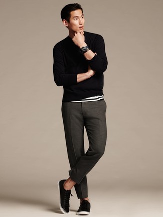 Black Crew-neck Sweater Outfits For Men: 