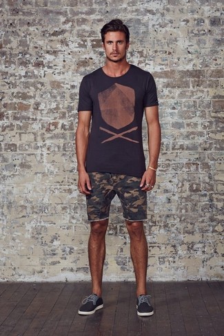 Charcoal Plimsolls Outfits For Men: 