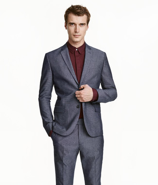 Burgundy Dress Shirt Outfits For Men: You'll be surprised at how super easy it is to throw together this classy look. Just a burgundy dress shirt and a charcoal suit.