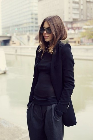 Black Long Sleeve T-shirt Outfits For Women: 