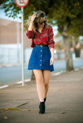 Red and White Plaid Dress Shirt Outfits For Women: 