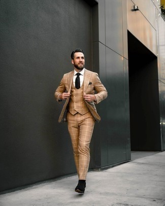 Tan Three Piece Suit Outfits: 