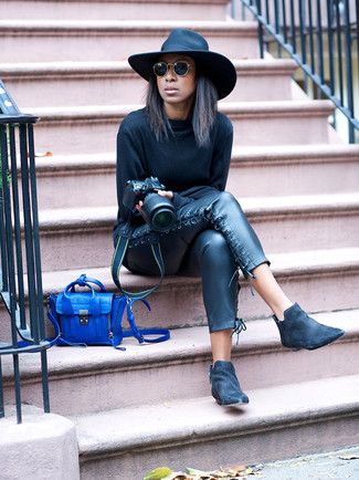 Women's Blue Leather Crossbody Bag, Black Suede Chelsea Boots, Black Leather Skinny Pants, Black Sweatshirt