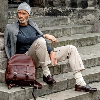 Burgundy Leather Backpack Outfits For Men: 