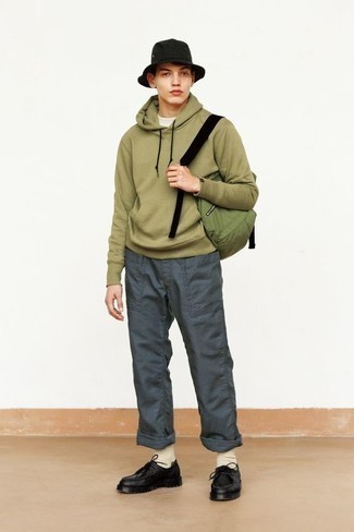 Green Canvas Backpack Outfits For Men: 