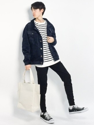 Black and White Canvas Tote Bag Outfits For Men: 