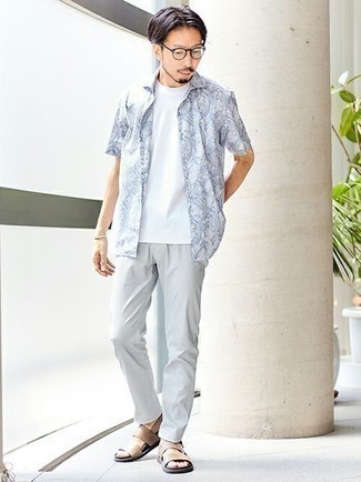 White and Blue Print Short Sleeve Shirt Outfits For Men: 