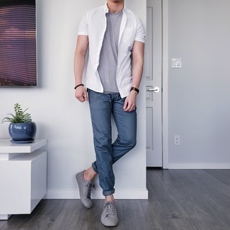 Grey Crew-neck T-shirt Outfits For Men: 