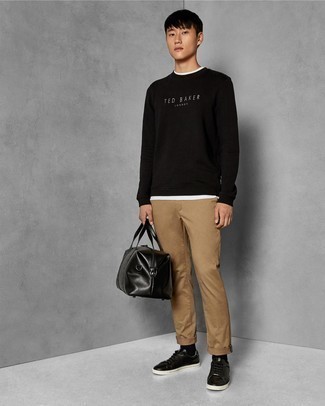 Black Sweatshirt Outfits For Men: 
