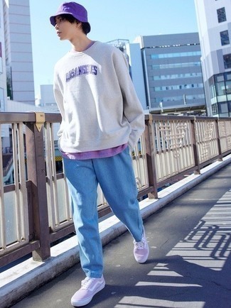 Light Violet Canvas Low Top Sneakers Outfits For Men: 