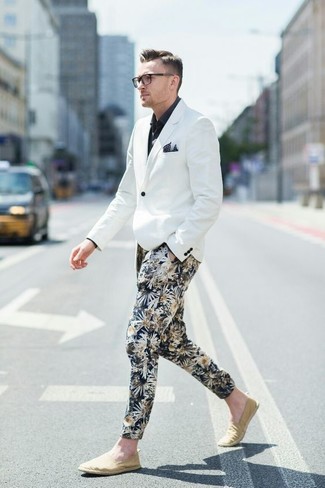 Black Floral Chinos Outfits: 
