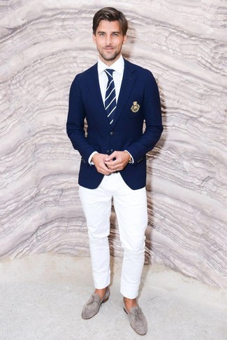 Navy and White Vertical Striped Tie Outfits For Men: 