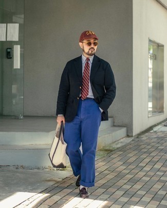 Burgundy Print Baseball Cap Outfits For Men: 