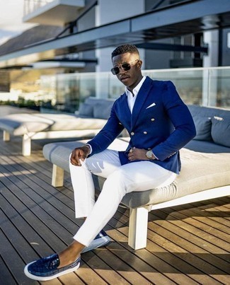 White Pocket Square Outfits: 