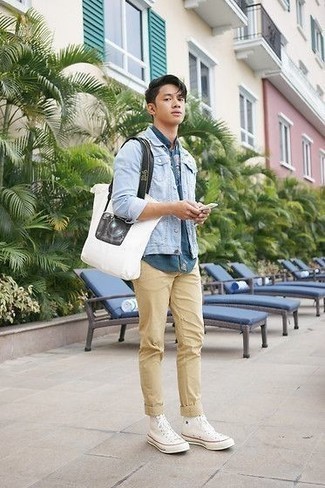 White and Black Print Canvas Tote Bag Outfits For Men: 