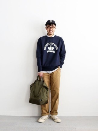 Navy Print Sweatshirt Outfits For Men: 