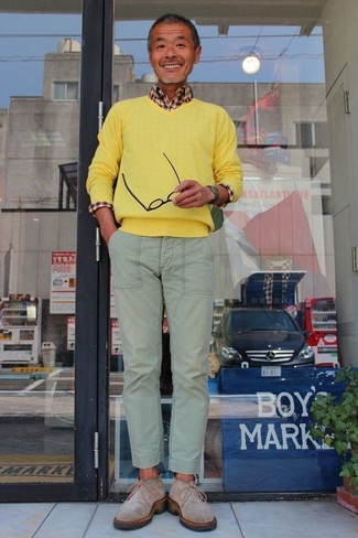 Yellow V-neck Sweater Outfits For Men: 