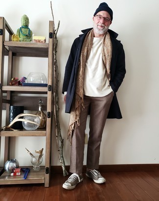 Men's Brown Canvas Low Top Sneakers, Brown Chinos, White Long Sleeve T-Shirt, Navy Trenchcoat