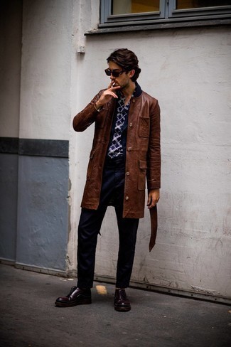 Dark Brown Leather Overcoat Outfits: 