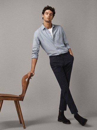 Blue Vertical Striped Chinos Outfits: 