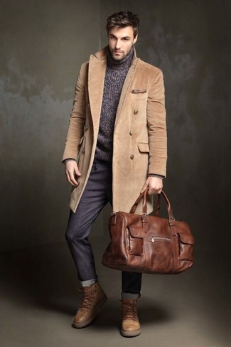 Brown Leather Holdall Outfits For Men After 40: 