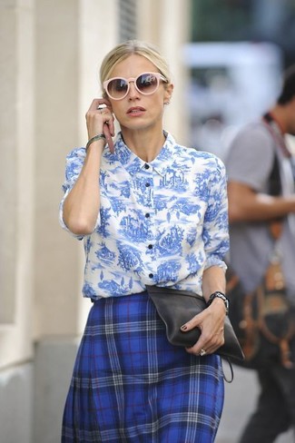 White and Blue Print Dress Shirt Outfits For Women: 