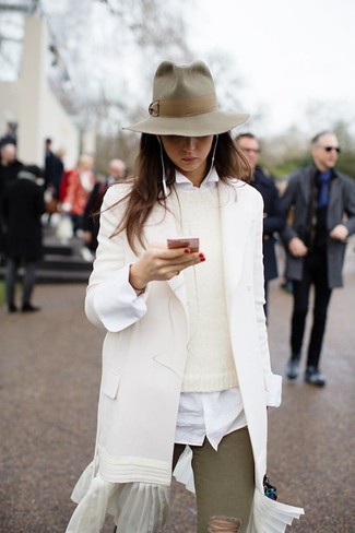 Olive Wool Hat Outfits For Women: For an absolutely stylish ensemble without the need to sacrifice on functionality, we like this laid-back pairing of a white coat and an olive wool hat.